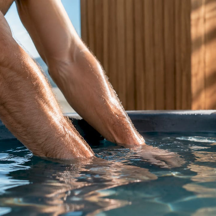 Controlled cold plunge immersion at home